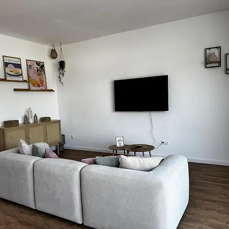 Singapore 3-zimmer Mit Balkon Am Groß Köris